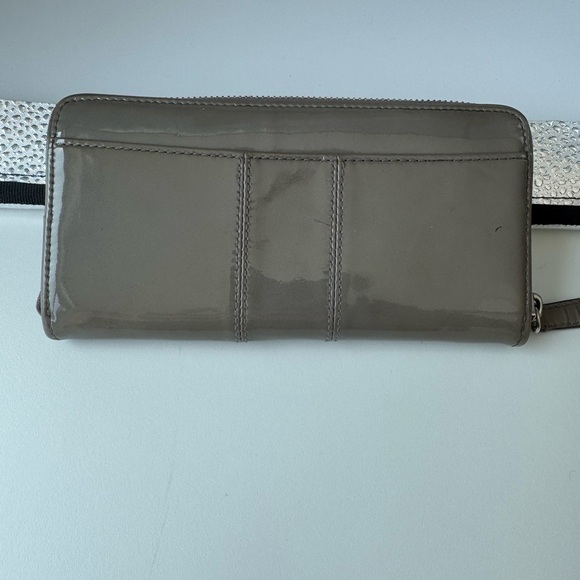 Coach 18770 Chelsea East West Shimmer Patent Leather Shoulder/Tote Bag + Wallet - Picture 3 of 15